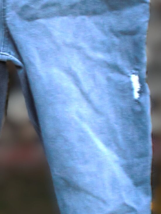 Spanx Jean-Ish Ankle Leggings in a Distressed Gray Wash 1X - Picture 2 of 3